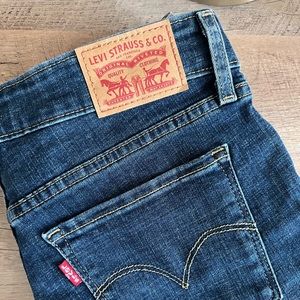 Womens Levi’s 711 Skinny